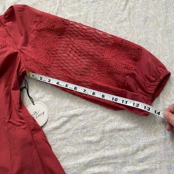 Milk & Honey romantic laced balloon sleeve top, soft red - Picture 6 of 10